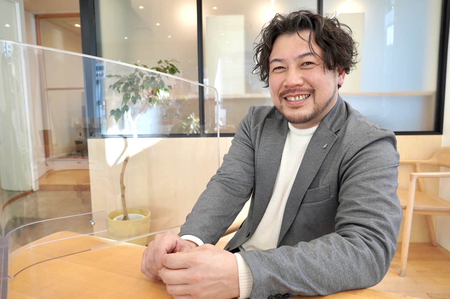 タクシー シールド パネル